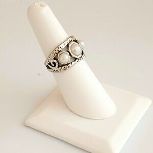 Silver Tone Faux Pearl Hammered Ring 6.25 Open Scroll Work Bezel Boho Jewelry